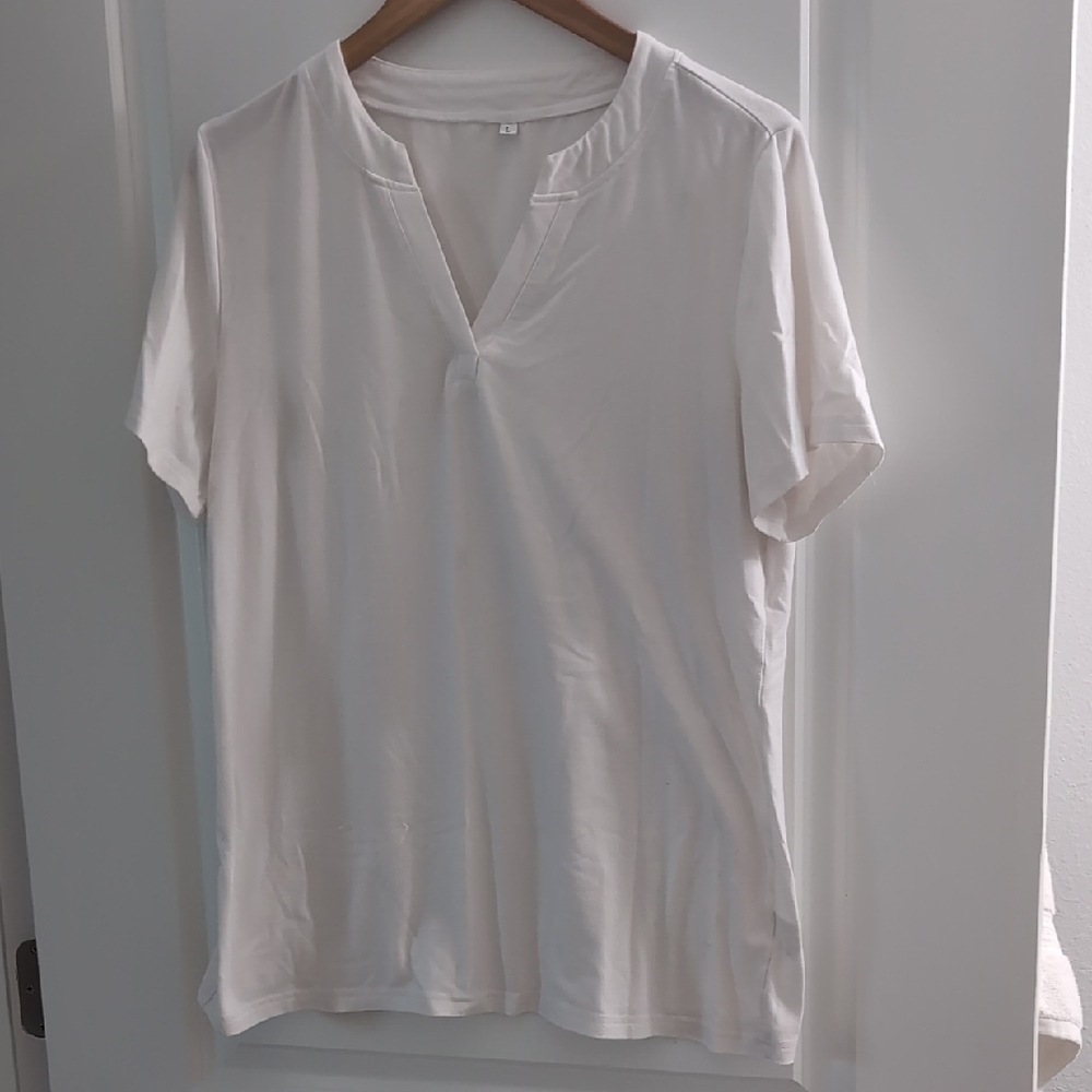 Amazon Women's White Short Sleeve V-Notch Tee